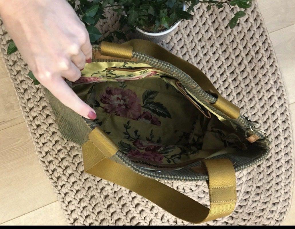 Borse da donna: Chic Olive Green Floral Lined Handbag Joules – Usato da Untersiggenthal venduto da mic_ksv9 1