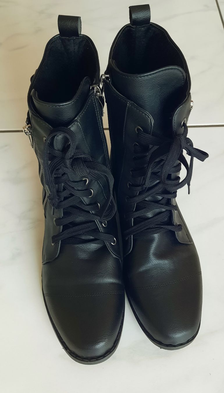 Scarpe da donna: Stiefeleletten Schwarz          Grösse 43 – Nuovo (secondo la descrizione) da Rotkreuz venduto da schweizerin72 1