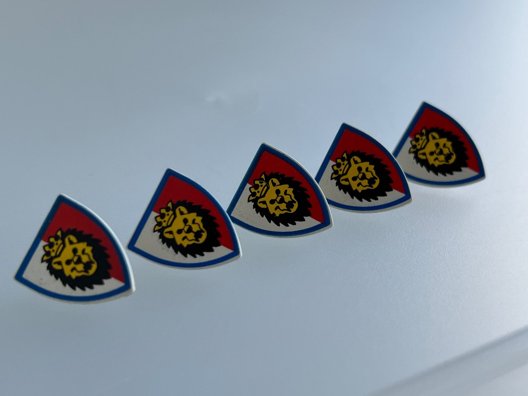 Lego Spielzeuge: LEGO Castle Schild 5x – Gebraucht aus Uttigen von sonorsonic