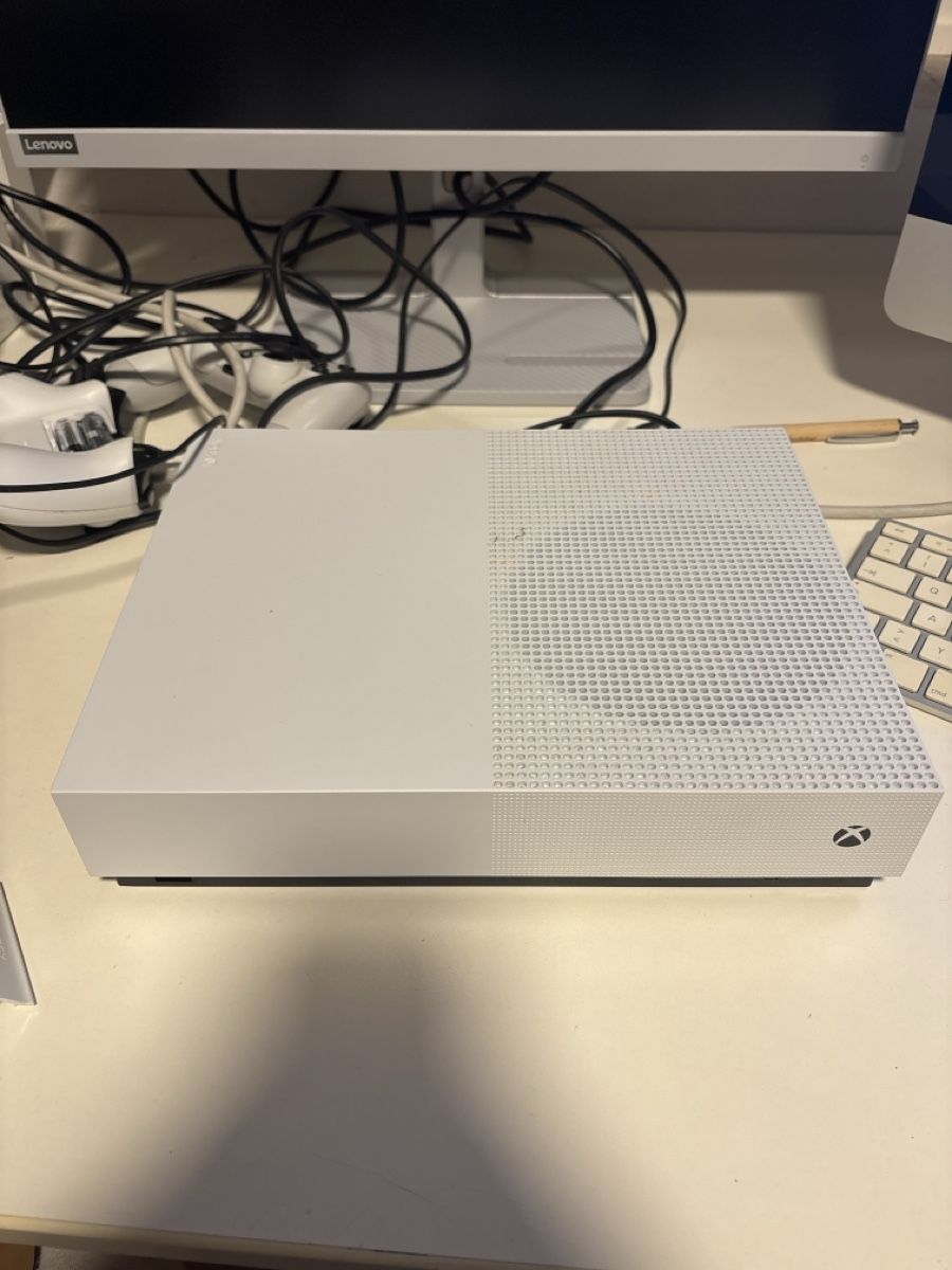 Microsoft Consoles: Xbox One Defekt – Défectueux à Hermetschwil-Staff par Jonah.jab