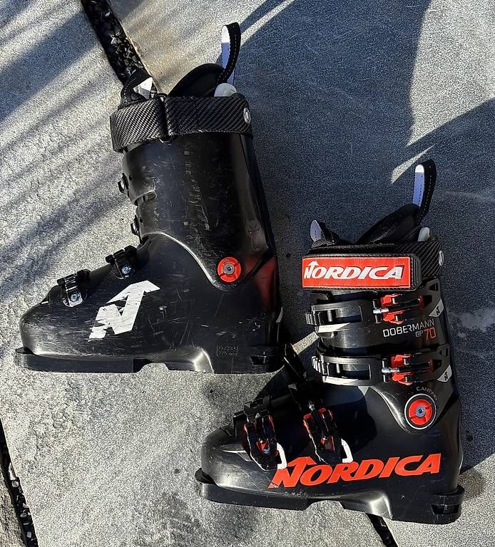 Scarpe per ragazzi: Chaussure de ski enfant – Usato da Monthey venduto da ari_6vkp 3