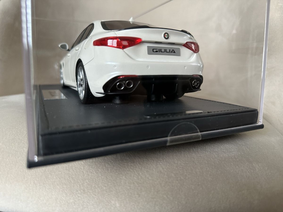 BBR Models Modellini d'auto: RBR Models Alfa Romeo – Nuovo e nell'imballaggio originale da Oberwil BL venduto da AuM03 4