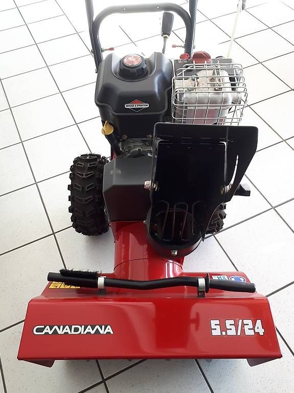 Sgombero neve: Neue Schneefräse Canadiana 524 – Nuovo (secondo la descrizione) da Morschach venduto da inf_ymt9