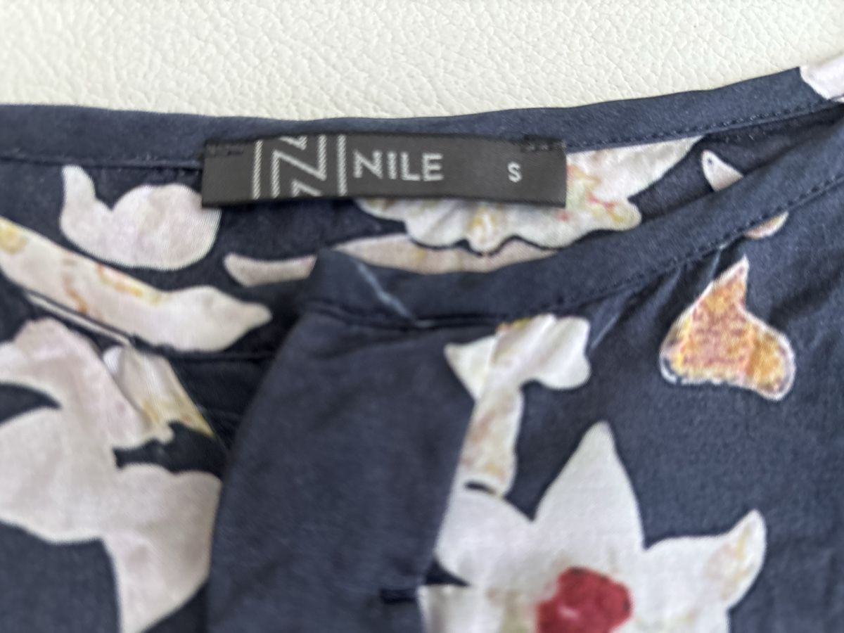 Nile Blusen: Nile Bluse mit Blumenmuster, Grösse S, Top Zustand! – Gebraucht aus Zofingen von MasterPCI 4