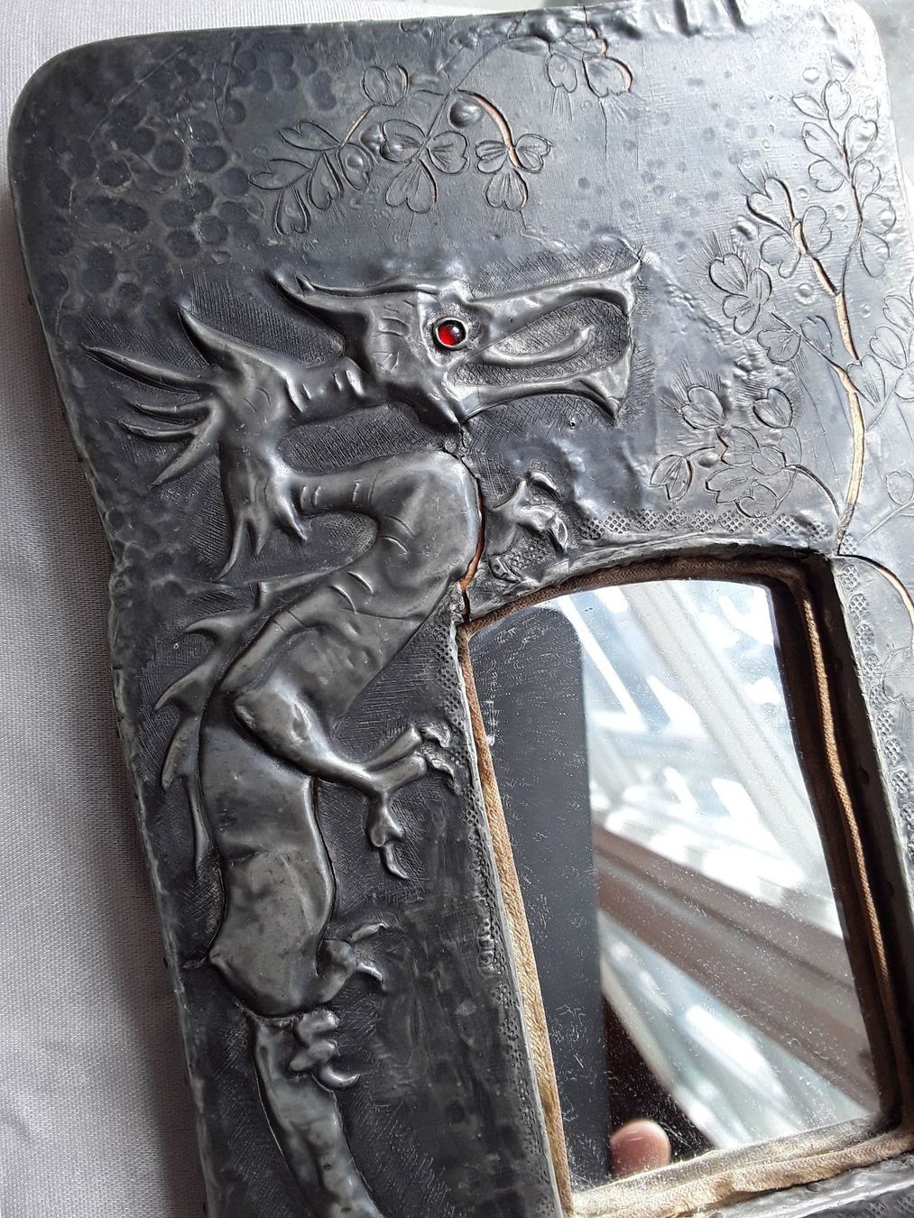Spiegel: Antiker Silber Spiegel mit Drache – Gebraucht aus Zürich von helsan