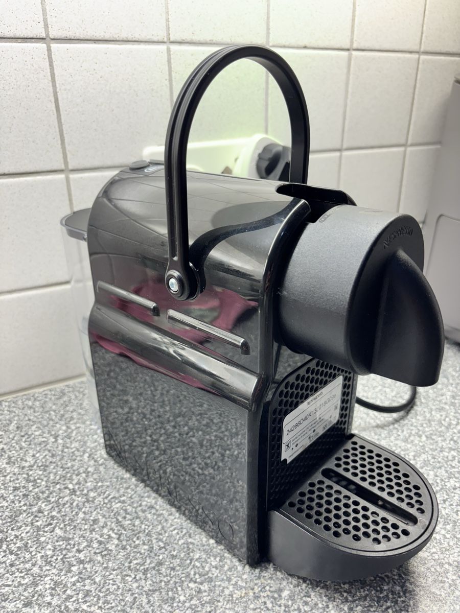 Nespresso Macchine per caffè & Macchine per espresso: Macchina caffè Nespresso – Usato da Embrach venduto da arg_wy2k 2
