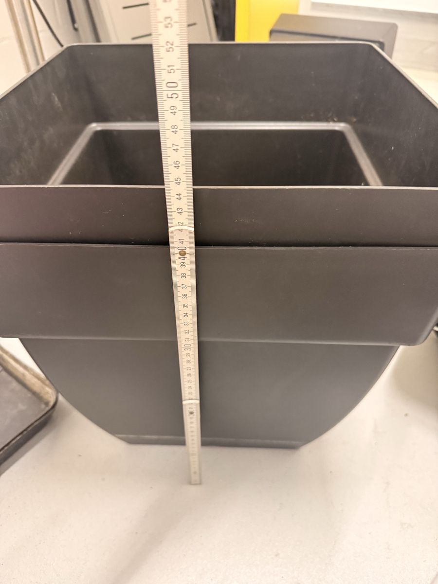 Vasi per fiori: Grosser, quadratischer Pflanzentopf – Usato da Pfaffhausen venduto da Beli94