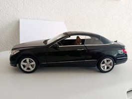 Modellauto Mercedes Benz E-Class Cabriolet