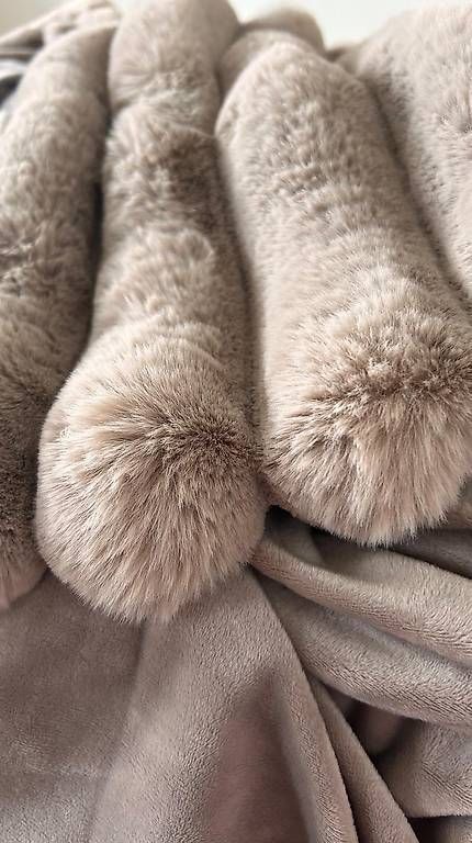 Coperte: Wohndecke Novel NEU Felldecke  – Usato da Rothrist venduto da tro_567r