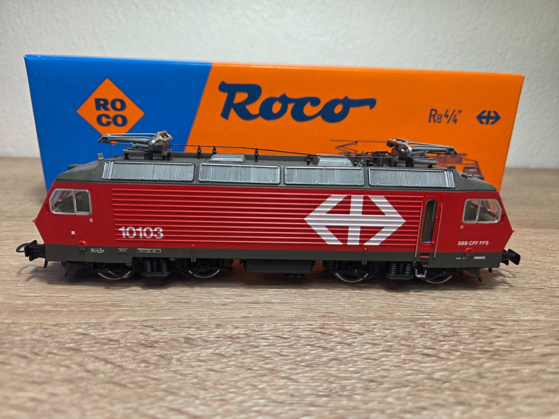 Roco Modellini di ferrovie: Roco 04178 B E-Lok 10103 SBB H0 – Usato da St-Aubin-Sauges venduto da Lo_Go