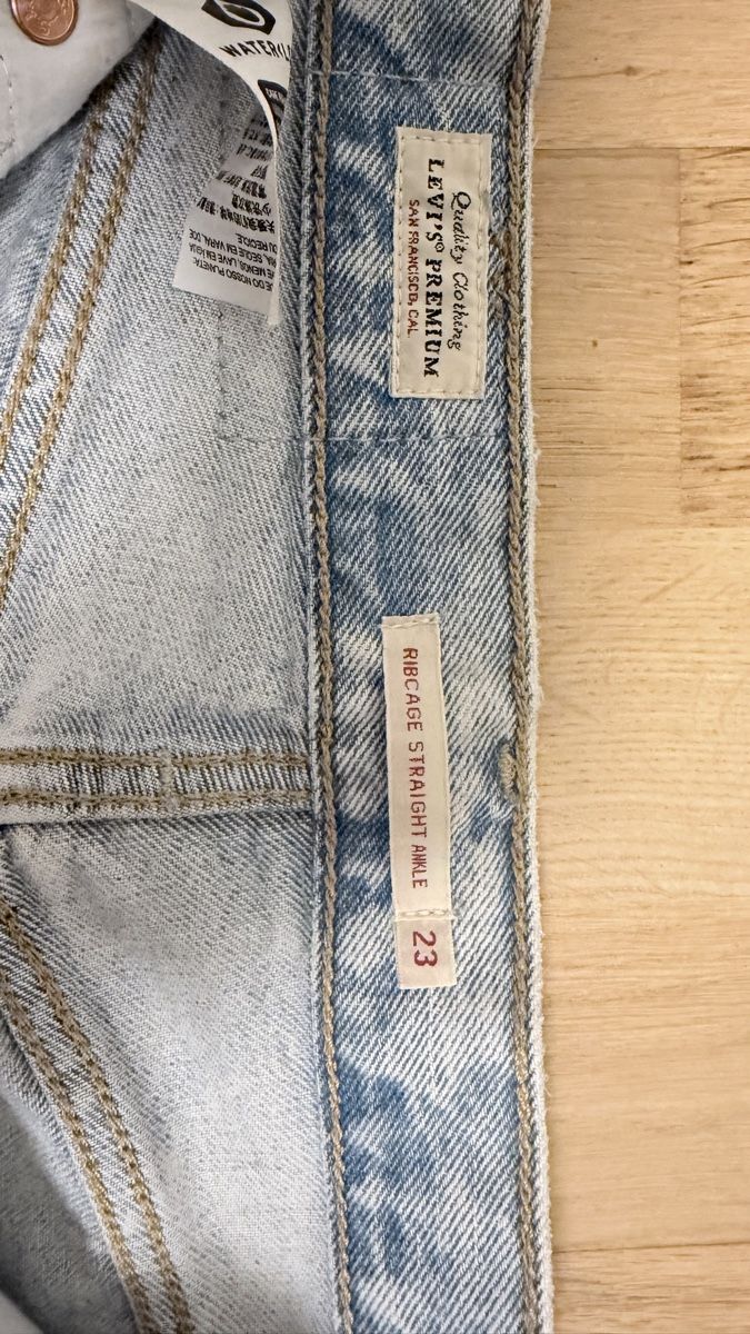Levi's Jeans: Levi's Jeans Damen Ribcage Straight 23 hellblau – Nuovo (secondo la descrizione) da Zürich venduto da nives97 1