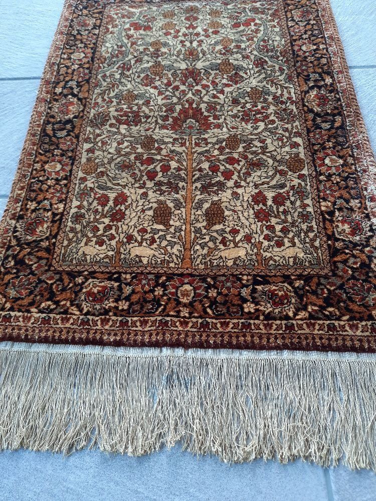 Teppiche: HEREKE Seidenteppich 93 x 62 cm ohne Fransen – Neu (gemäss Beschreibung) aus Eschenbach von Alicekunst 2