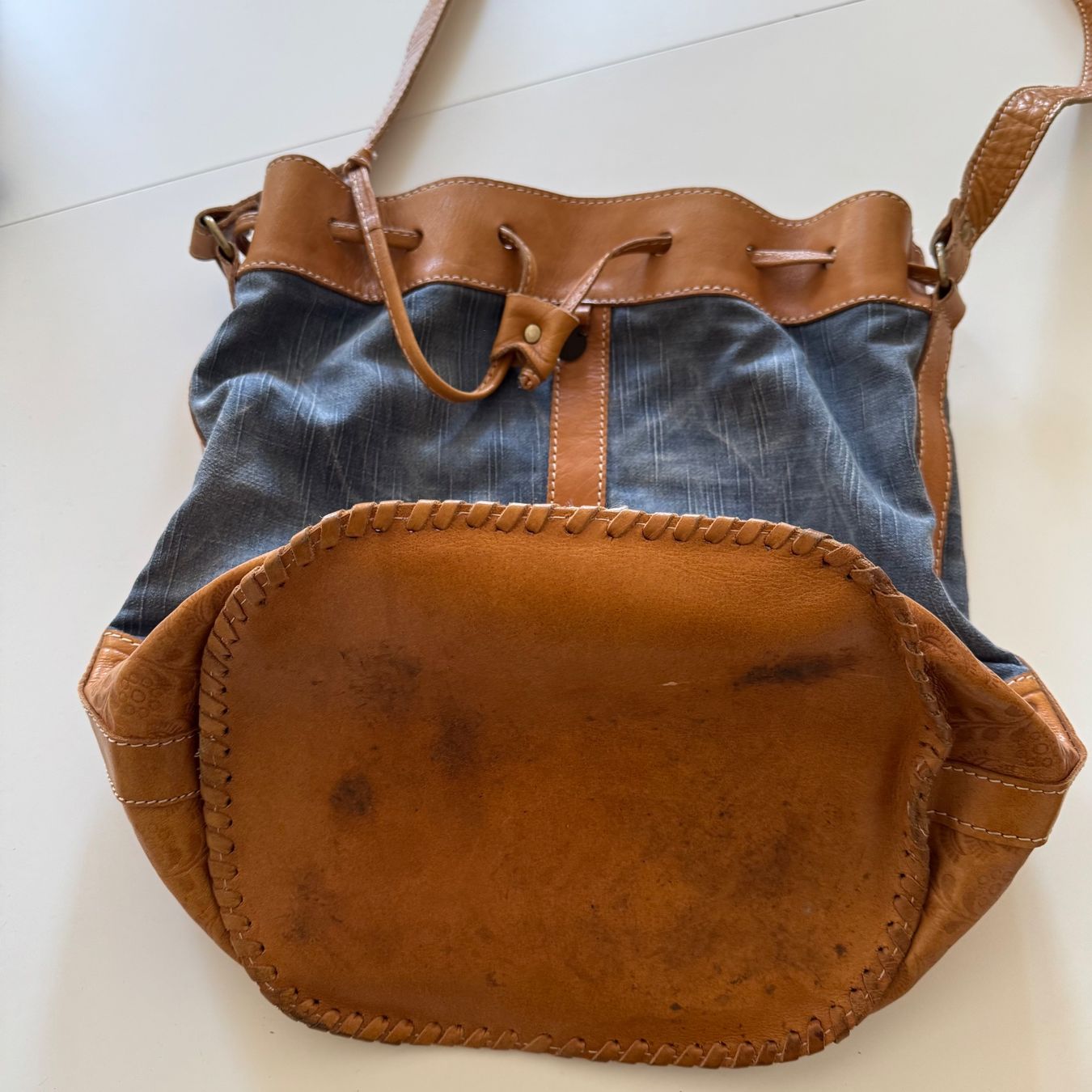 Pepe Jeans Taschen für Damen: Grosse Beuteltasche von Pepe Jeans – Gebraucht aus Thörigen von Jackyxxx 4