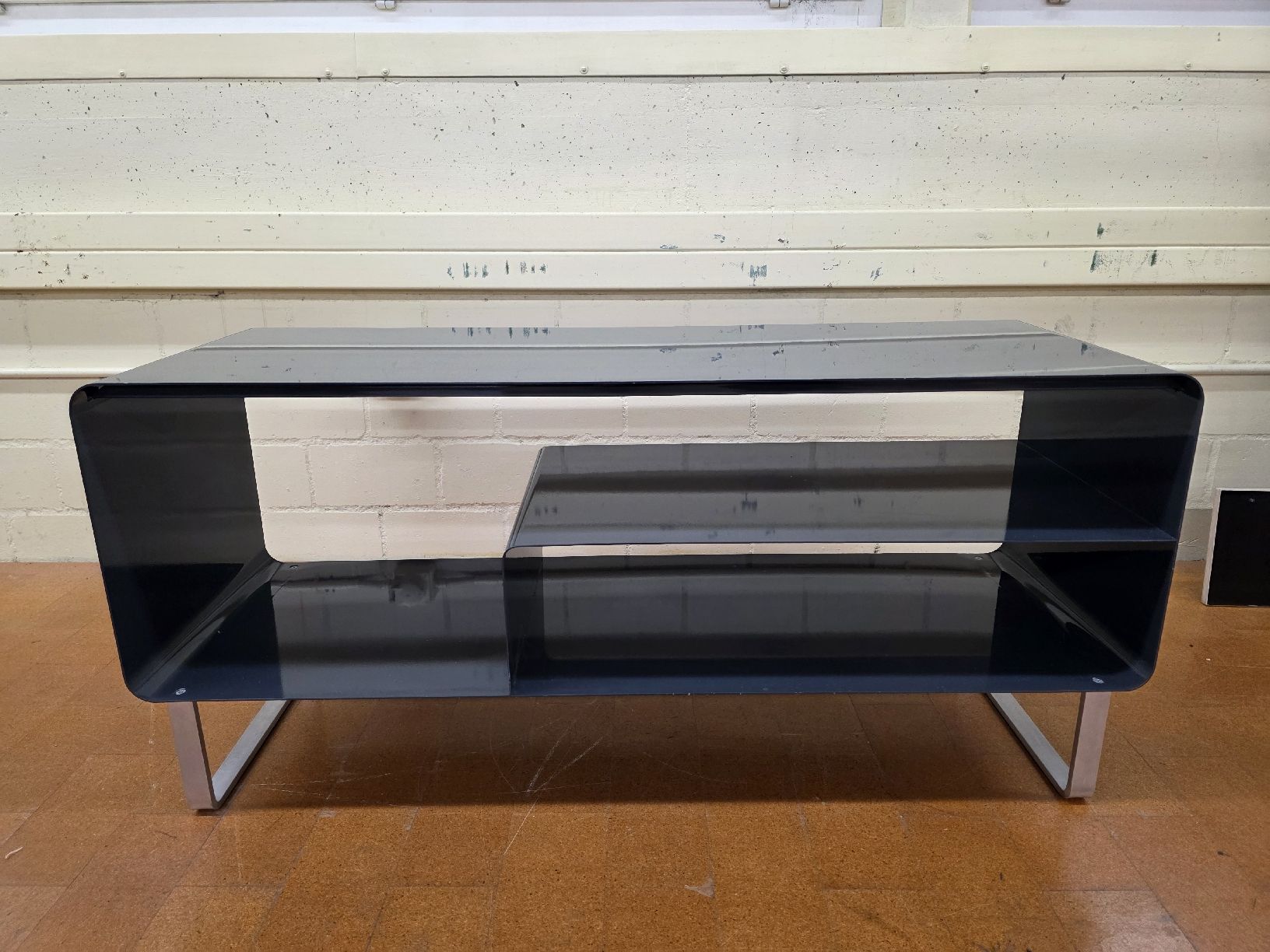 Müller Meubles TV: Designer Sideboard R111 Müller Möbelfabrikation TV-Möbel – D'occasion à Lichtensteig par UsedIN 4