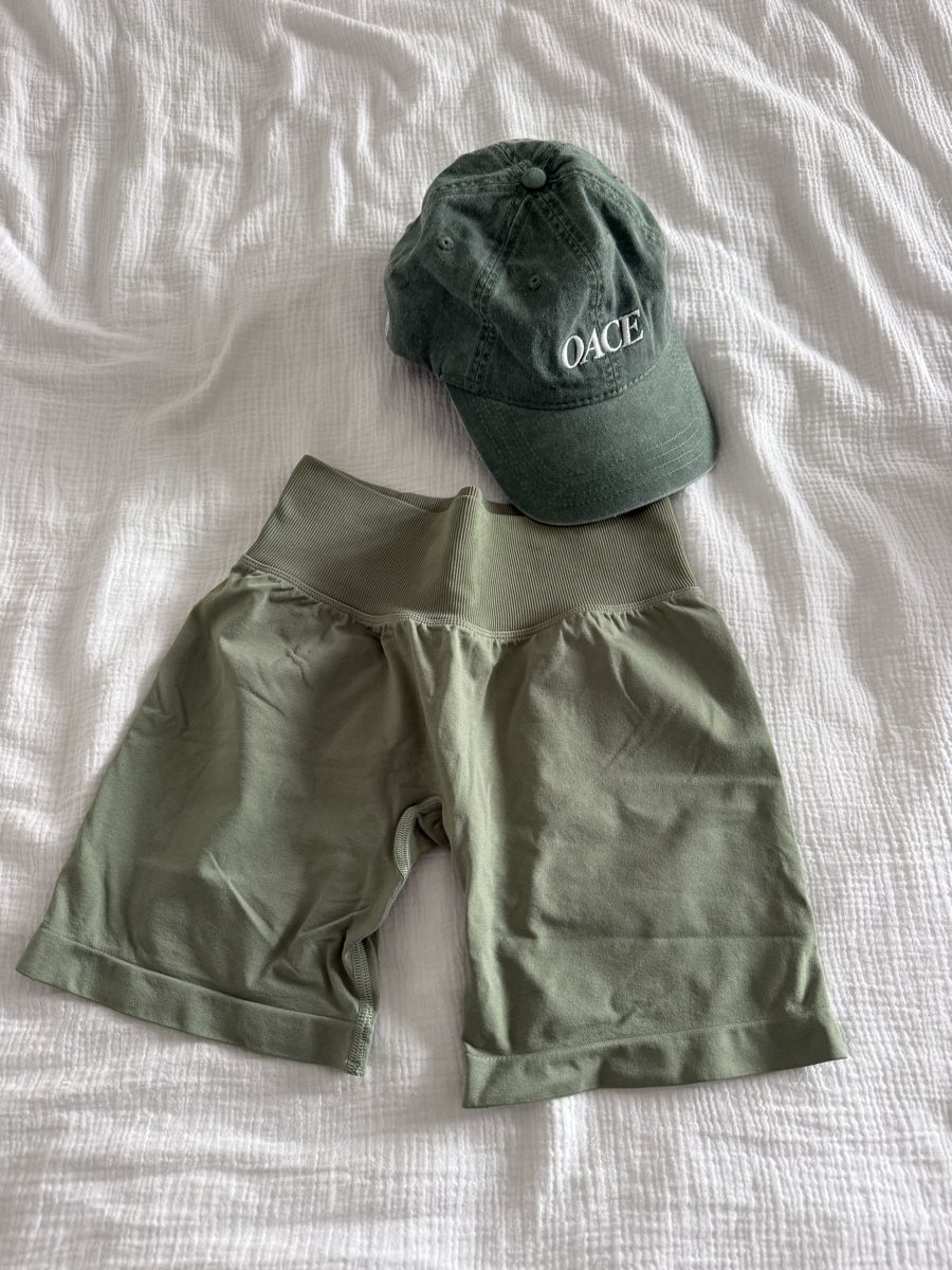 Lots de vêtements: set grün oace – D'occasion à Altikon par borchardt.sara