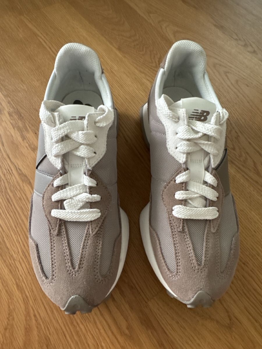 New Balance Scarpe da donna: Sneaker, New Balance 327, Gr 41.5, NEU – Nuovo (secondo la descrizione) da Bonstetten venduto da Tscat 1
