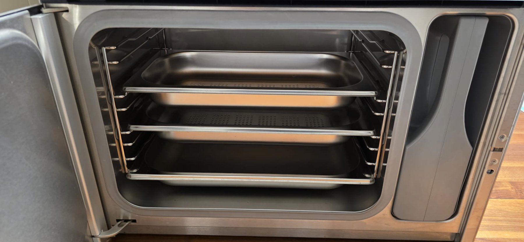 Elettrodomestici da cucina: Dampfgarer DG 6010 CH-S Miele – Usato da Bäch SZ venduto da nicolasg2 1