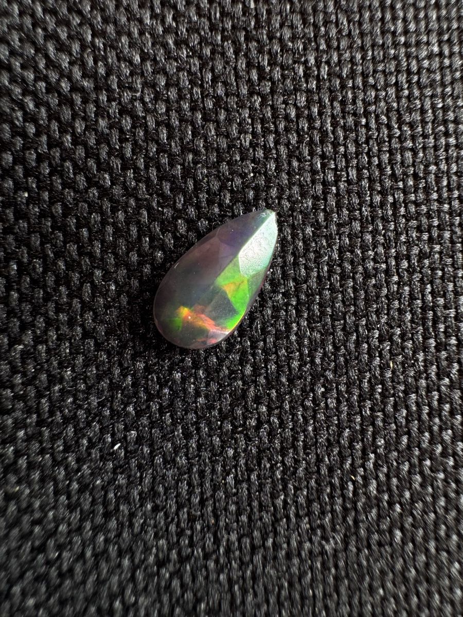 Pierres précieuses: Black Opal 0.6ct – Neuf avec emballage d'origine à Wängi par Horus90 4