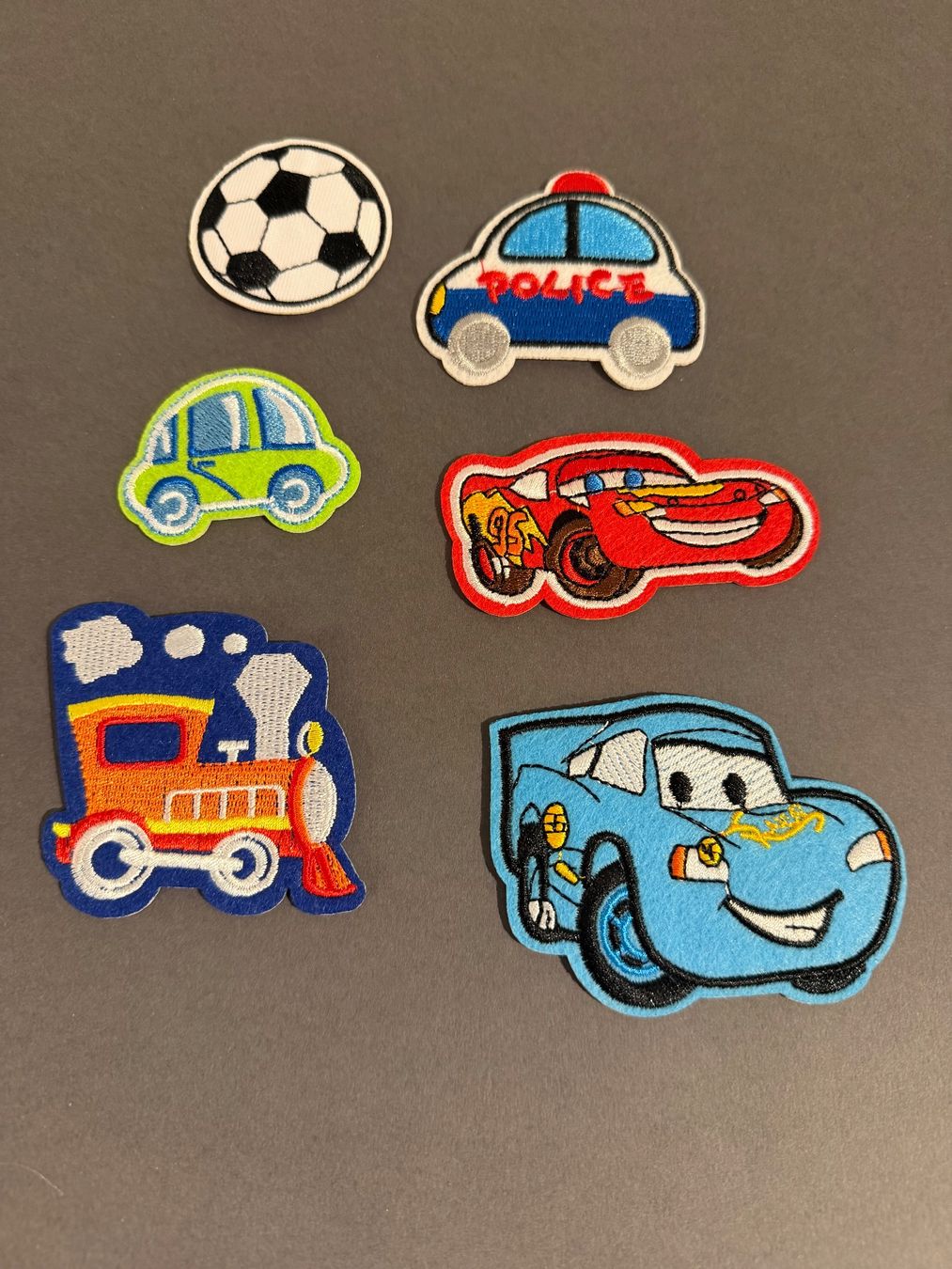 Toppe: Bügelpatches Autos - 6 Stück – Nuovo (secondo la descrizione) da Kilchberg ZH venduto da erbse202012