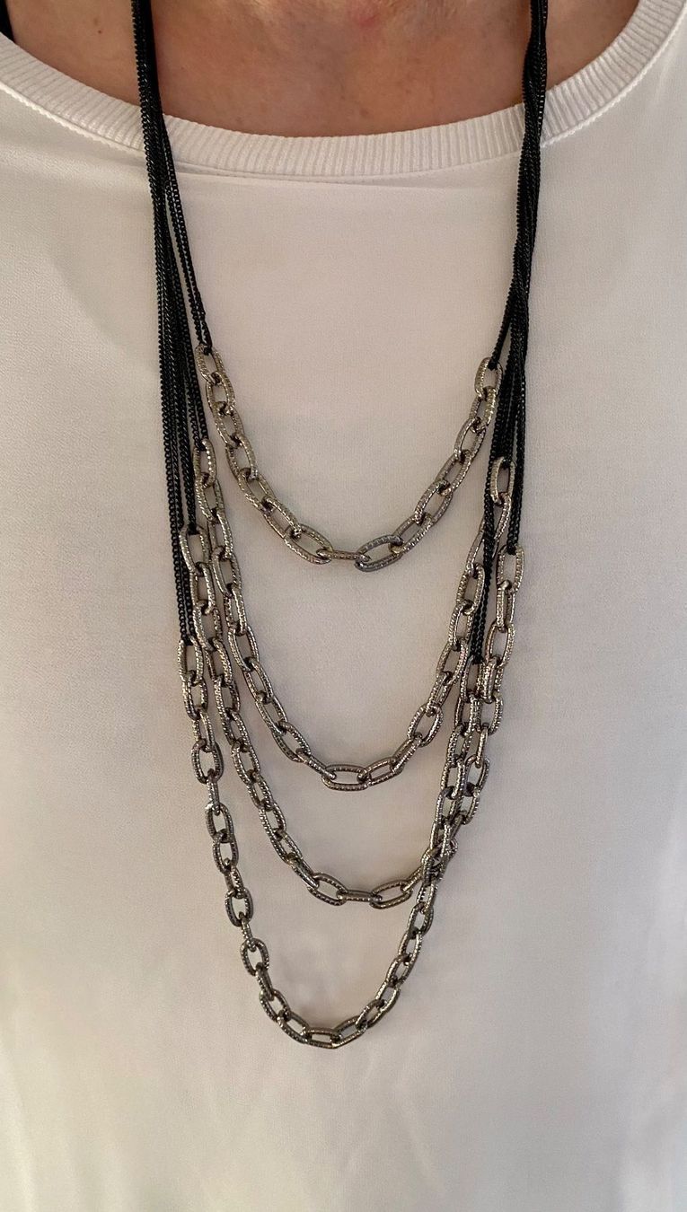 Catenine: Kette schwarz/silberfarben Modeschmuck – Nuovo (secondo la descrizione) da Zürich venduto da Maria2021