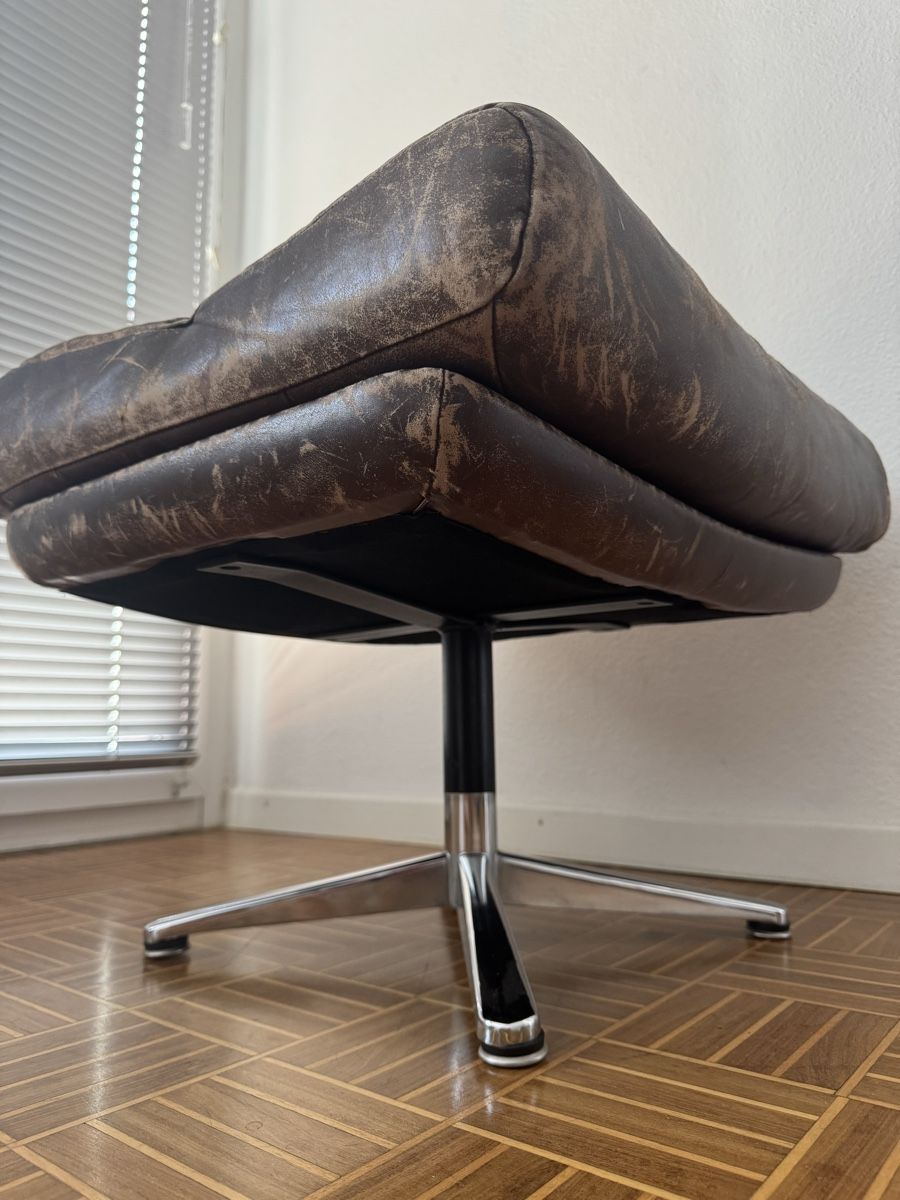 Hocker: Vintage Leder Ottoman – Gebraucht aus Zürich von cookiemonsterx 1