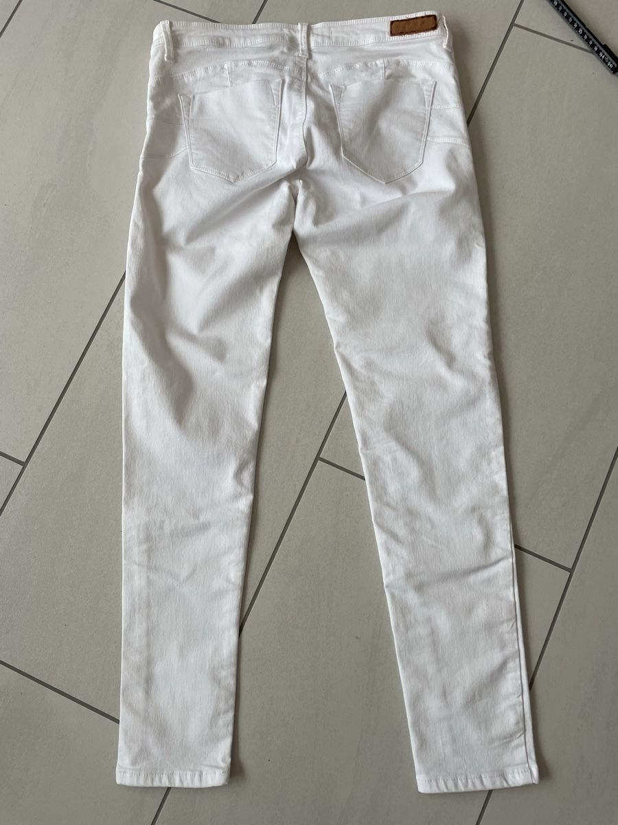 Pantaloni: Weisse Damenhose Gr M – Usato da Rüti ZH venduto da kar_xx9l 4