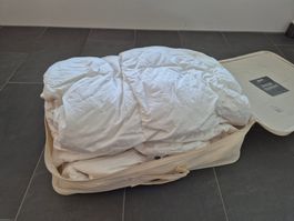 Neuwertiges Daunenduvet 160 x 210 cm
