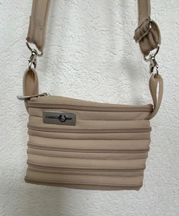 Borse da donna: GHOST ZIP Umhänge Tasche Täschchen – Usato da Illnau venduto da Bab58blau