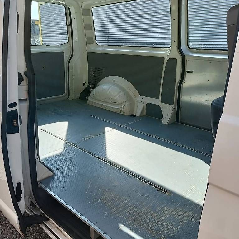 Nutzfahrzeuge: Vw T5 transporter – Gebraucht aus Bironico von aut_v8ks 1