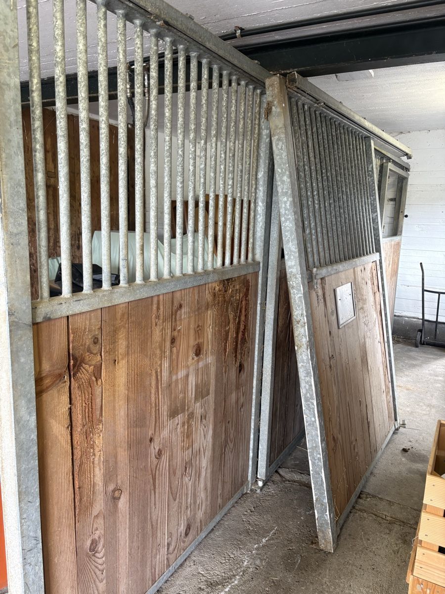 Porte: Pferdeboxen, Fronten mit Schiebetüren  – Usato da Abtwil AG venduto da Ronnie77 1