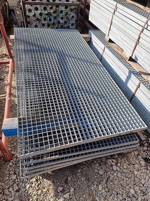 Griglie e Inferriate: Grille - caillebotis 2000 x 1000 x 40mm – Nuovo e nell'imballaggio originale da Tavannes venduto da .Rochat.