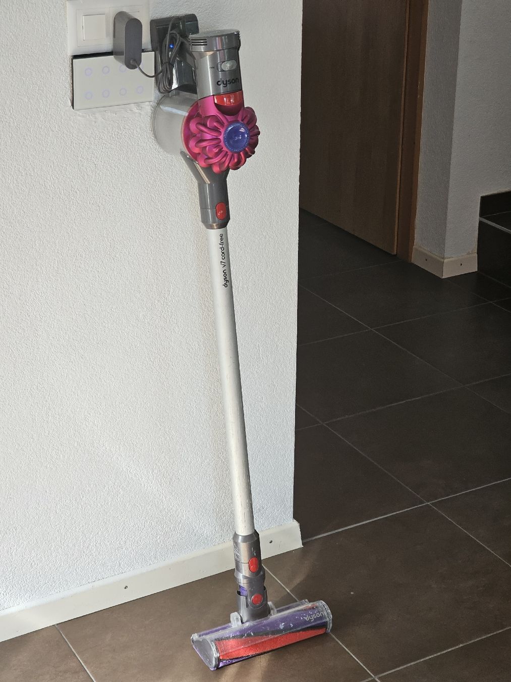 Dyson Staubsauger & Zubehör: Aspirateur Dyson V7 – Gebraucht aus Bulle von Bflowx