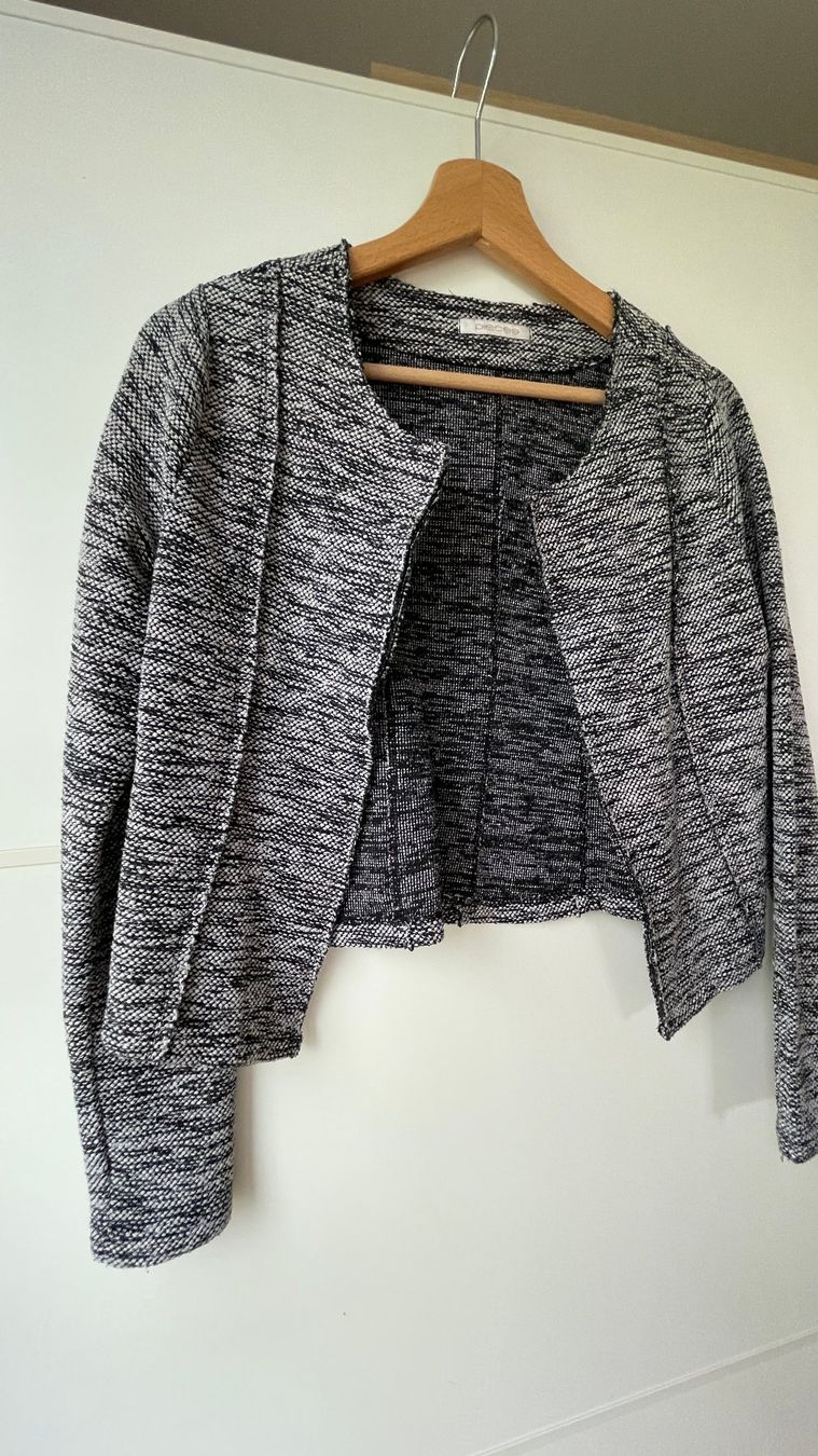 Giacche: Kurze Strickjacke, Grösse XS – Usato da Burgdorf venduto da Crown. 5