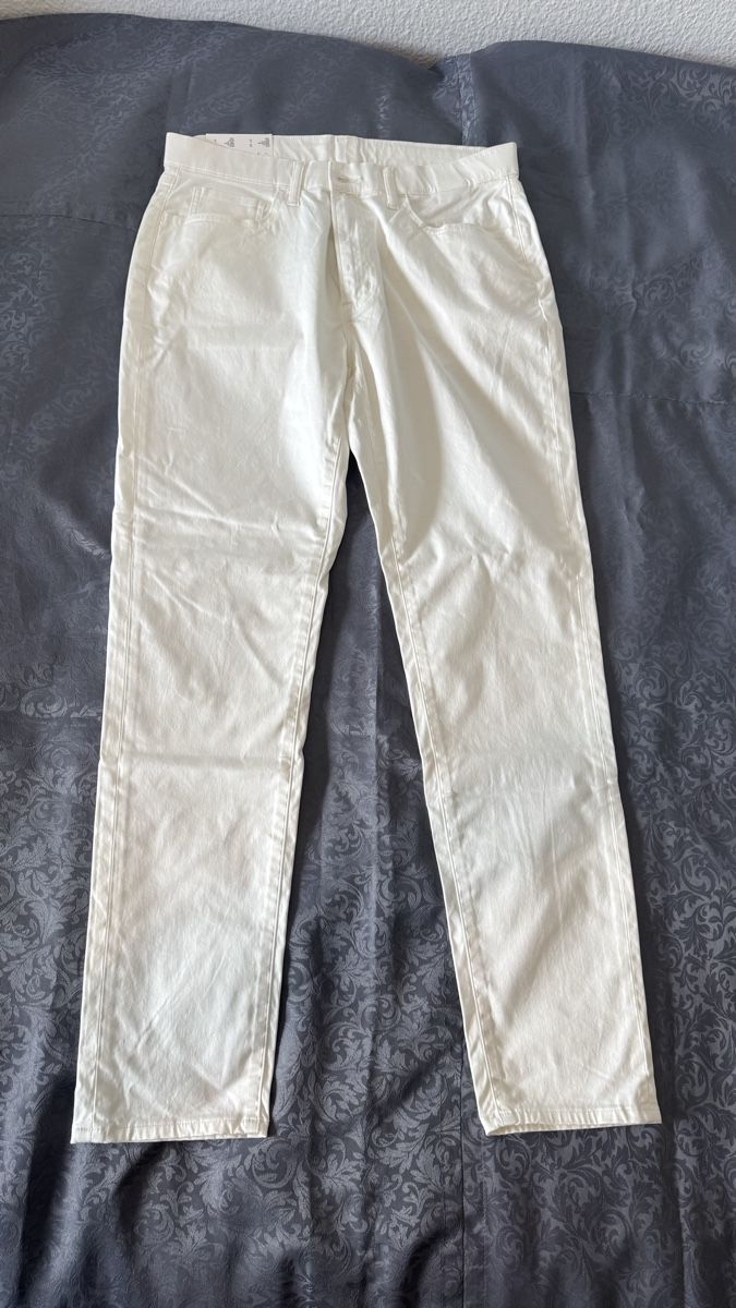 Uniqlo Jeans: Neue Uniqlo Hose. Grosse L – Nuovo e nell'imballaggio originale da Brugg AG venduto da GiovanniVercetti 1