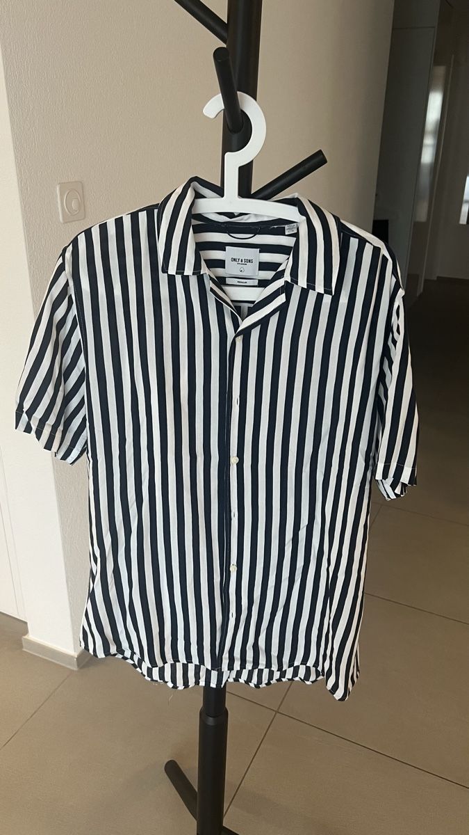 Hemden: Only & Sons Streifenhemd Regular Fit – Gebraucht aus Hinwil von norisenya