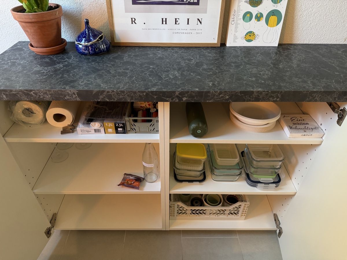 Commodes: Küchenkommode / Sideboard weiss mit dunkler Platte – D'occasion à Zürich par jen.bo 3