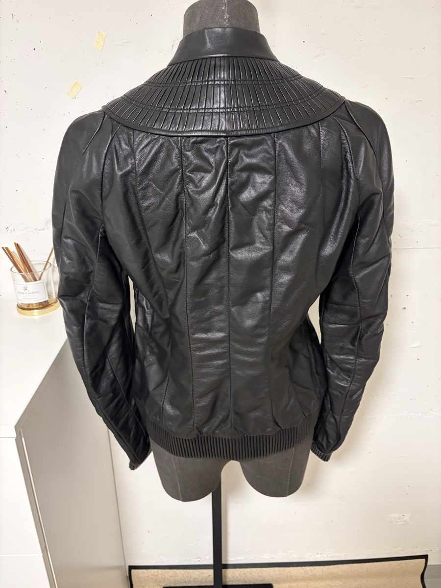 Bally Giacche: Bally Soft Lambskin Leather Jacket, Made in Italy, Size 38 – Nuovo (secondo la descrizione) da Sarnen venduto da vik_jw5z 2