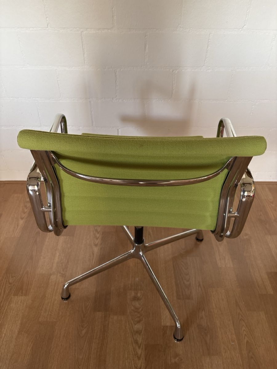 Vitra Sedie: Vitra EA 108 drehbar, Hopsak grün – Usato da Basel venduto da magnummarine 2