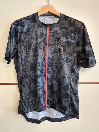 Velo Trikot Protective 42 / M