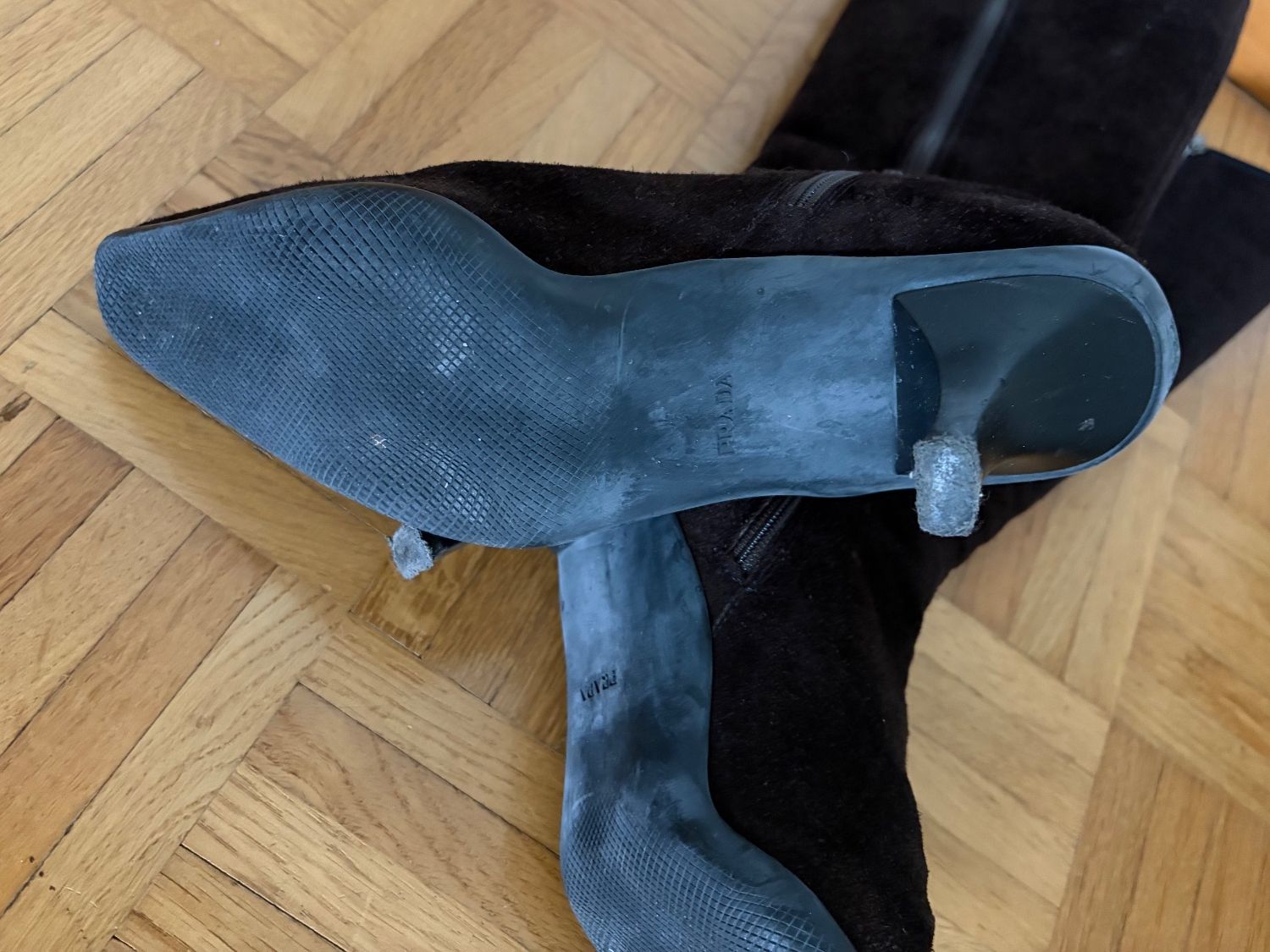 Prada Damenschuhe: Prada Stiefel – Gebraucht aus Luzern von Lampion 3