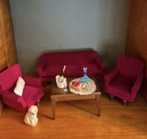 Wohnzimmer mit Zubehör fürs Puppenhaus/Puppenstube