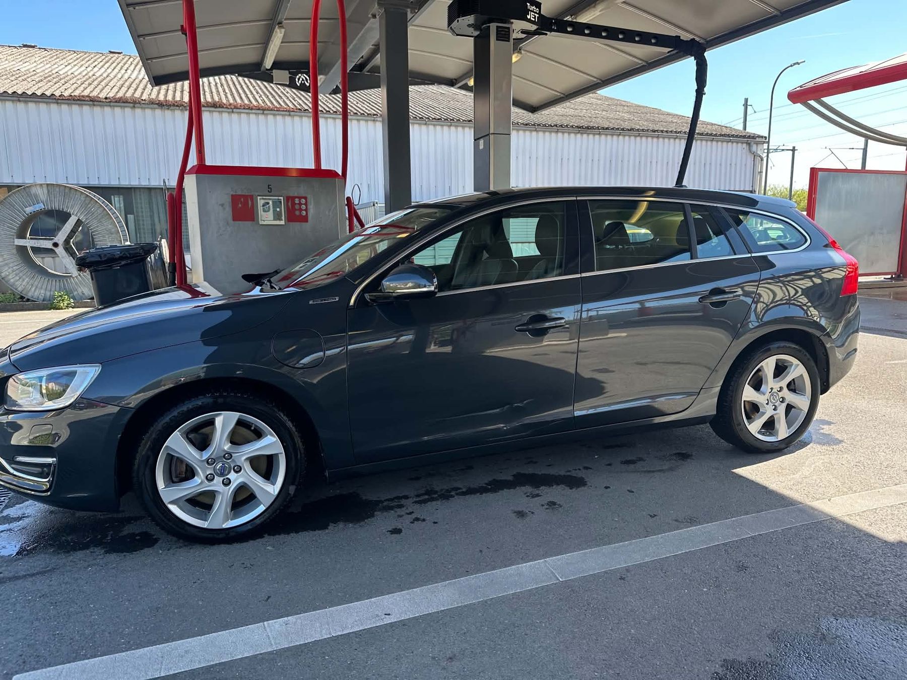 Automobili: VOLVO V60D6 pluge in hybride  – Usato da Hauterive NE venduto da ghu_cn6d 8