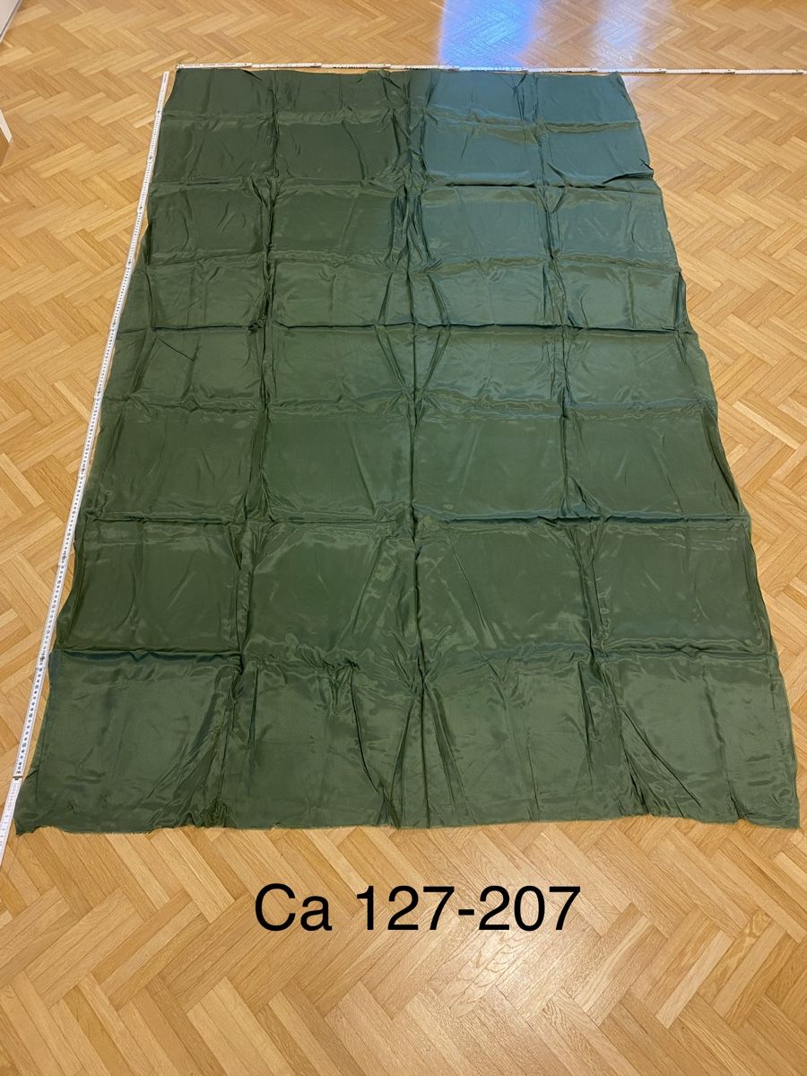 Tessuti: Stoff oliv dunkel, glänzend, ca 127x207cm – Nuovo (secondo la descrizione) da Flawil venduto da sonnengeist 3