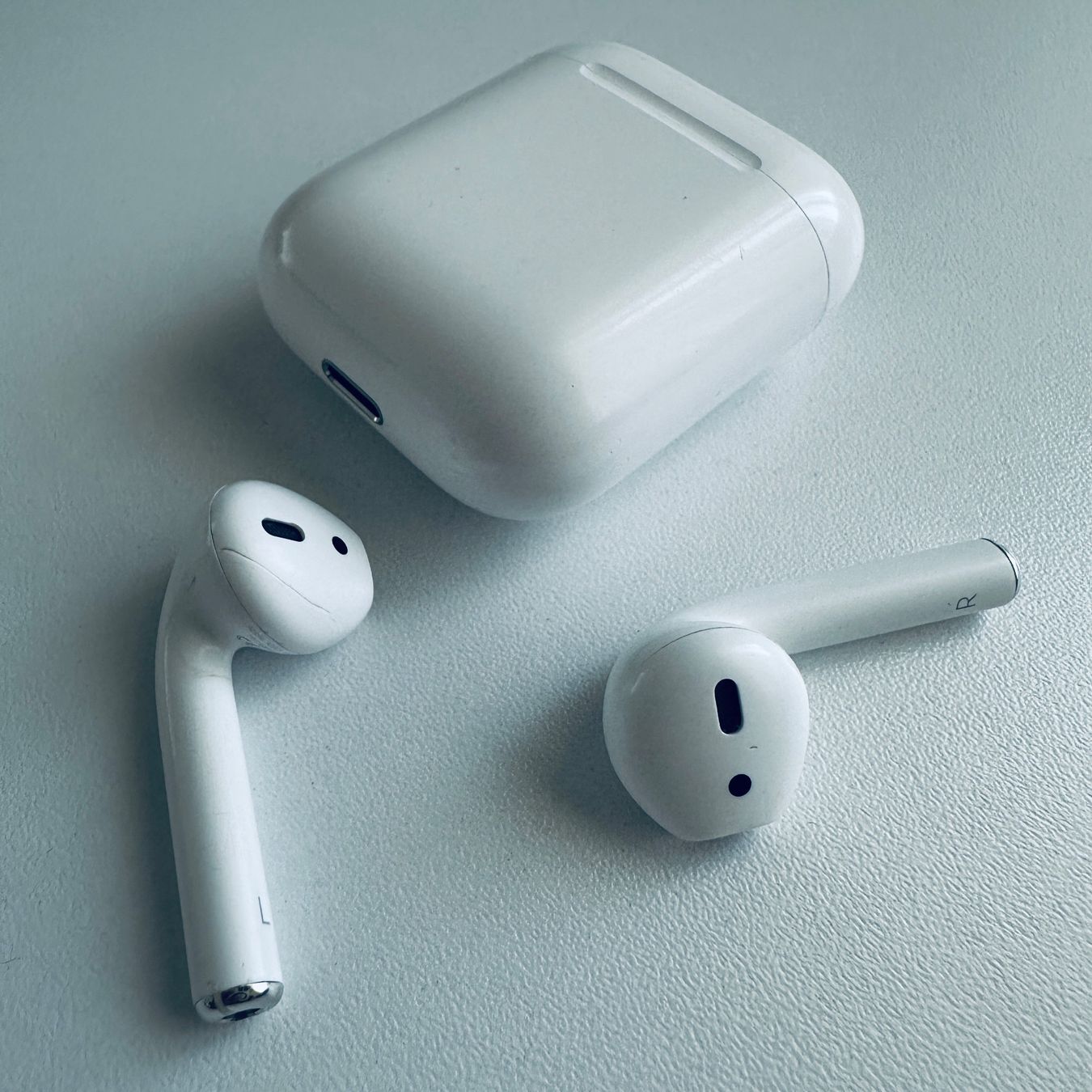 Apple Cuffie: Original Apple AirPods 2 Kopfhörer Wireless Lightning Kabel – Usato da Basel venduto da MY.AIRPODS.SHOP 6
