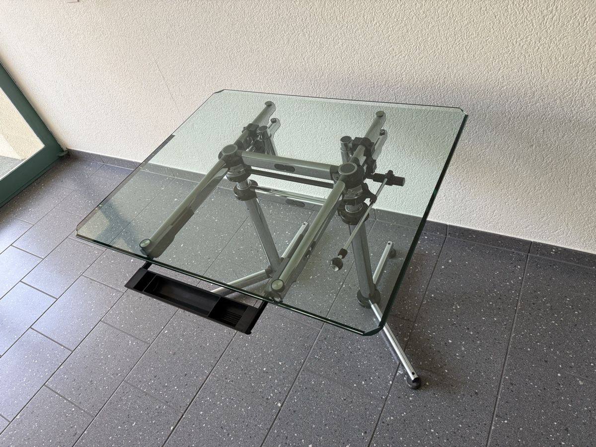 Scrivanie: USM kitos Moderner Glastisch mit Chromgestell. – Usato da Zürich venduto da chi_xhq5 4