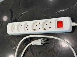 Steckdosenleiste 5-fach mit CH- und EU-Stecker