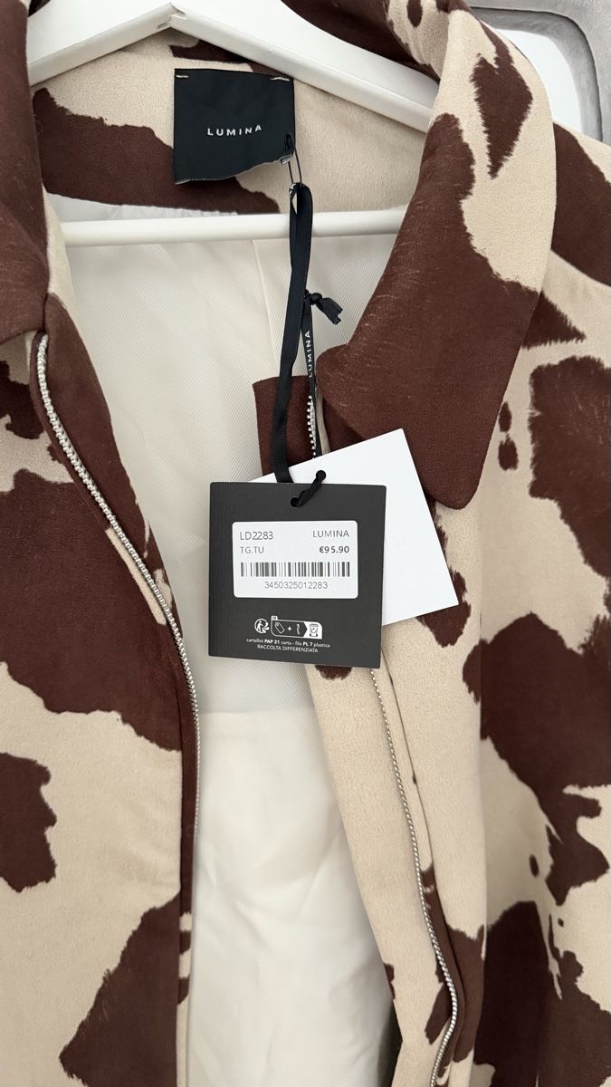 Giacche: Lumina Cow Print Jacket - Size M – Nuovo e nell'imballaggio originale da Wallisellen venduto da Periffy 3