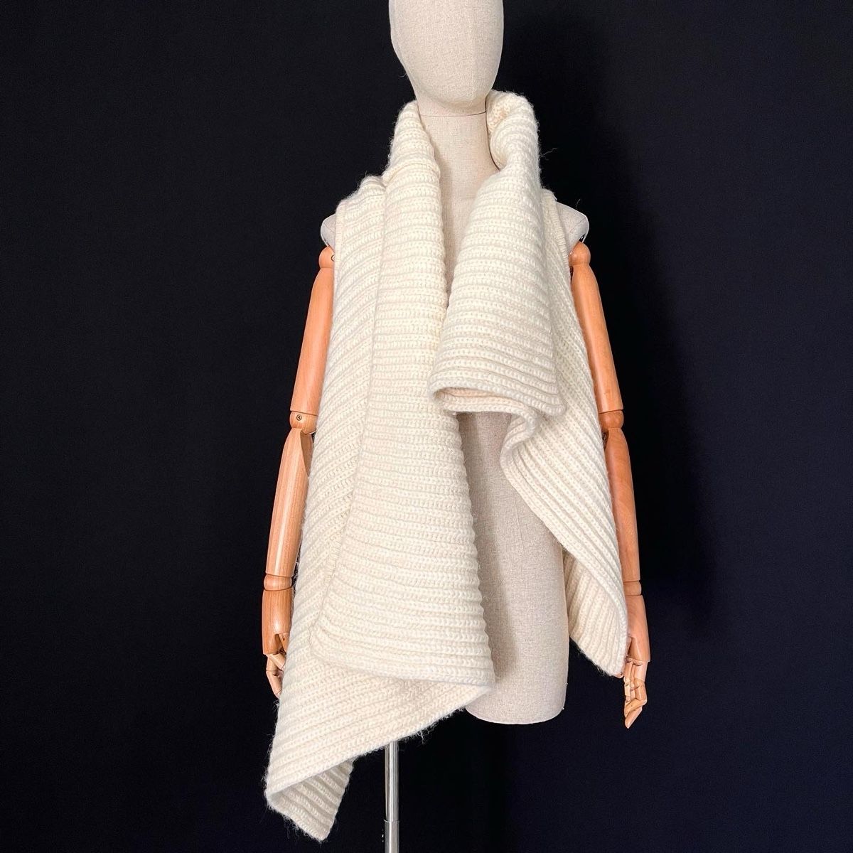 Gilets & Westen: ANN DEMEULEMEESTER Vest – Neu (gemäss Beschreibung) aus Emmen von Avviivva_Com2023