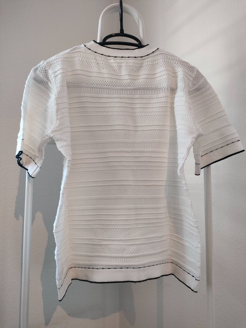 T-shirt: T-Shirt in Weiss mit originalem Muster – Nuovo (secondo la descrizione) da Dietikon venduto da MJ_Sporting 3