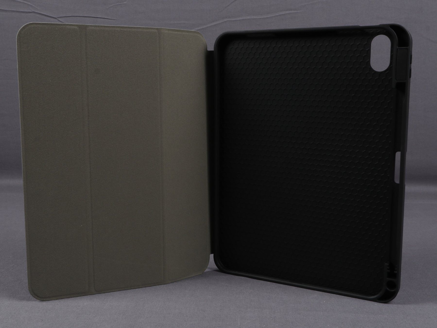 Coques & Sacs: DOMOSERIES Tri-fold tablet case – Neuf (Voir description) à Steinen par Restwert_Steinen 2